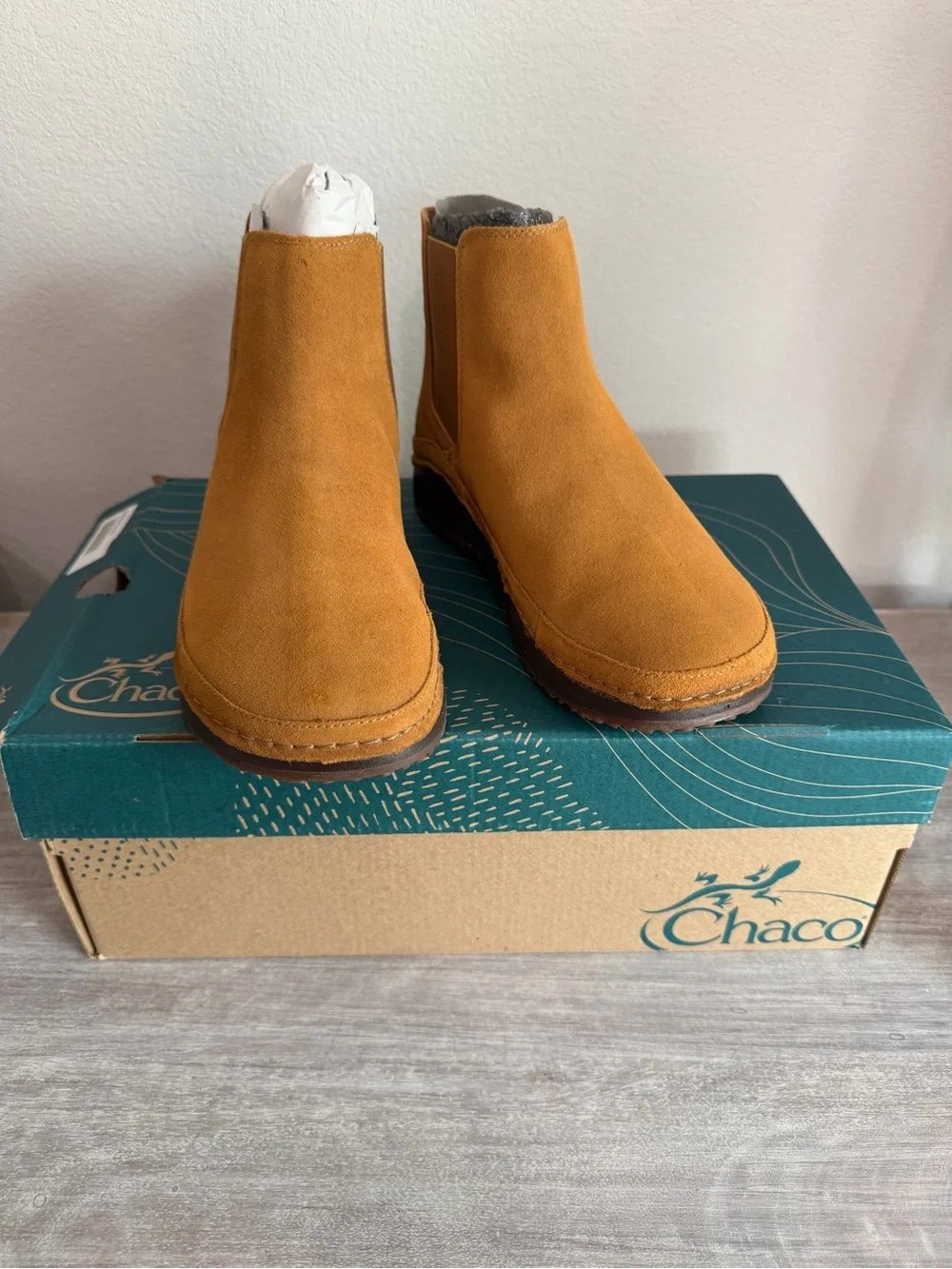 Chaco Paonia Chelsea Caramel Brown Wool Lined Suede Nonskid Ankle Boots 9